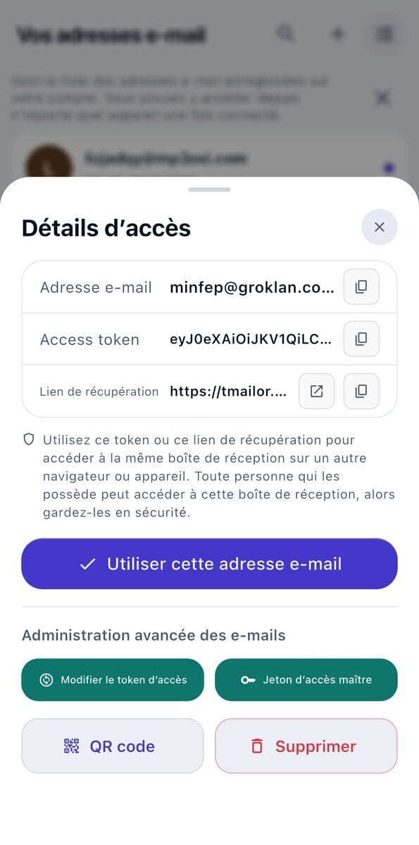 Le panneau Détails daccès sur iOS affichant ladresse e-mail le jeton daccès le lien de récupération une note invitant à les conserver en lieu sûr et le bouton Utiliser cette adresse e-mail