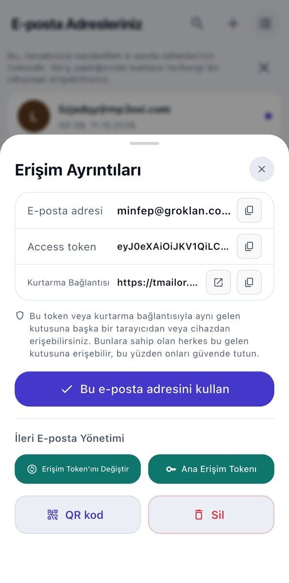 iOStaki Erişim Bilgileri sayfası e-posta adresi Erişim Belirteci Kurtarma Bağlantısı bunları güvende tutma notu ve Bu e-posta adresini kullan düğmesi görünüyor