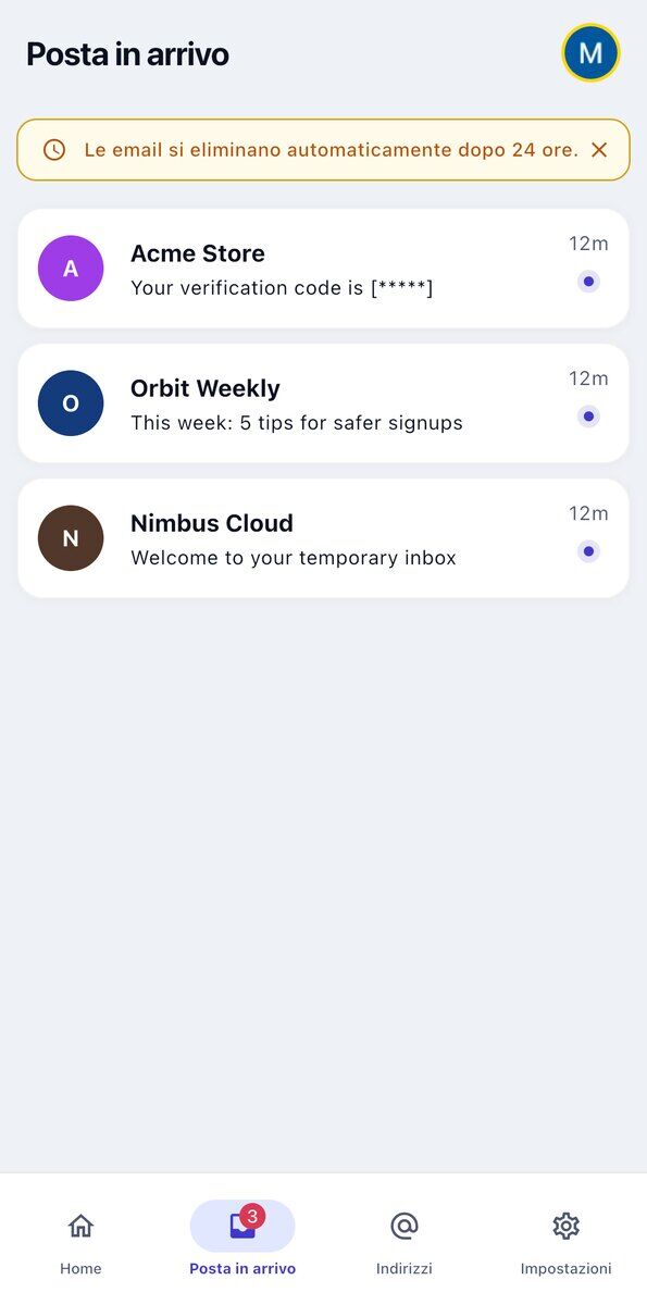 La posta in arrivo di Tmailor per iOS con tre messaggi appena arrivati sotto un banner giallo con la scritta Le email si eliminano automaticamente dopo 24 ore e un badge di non letti sulla scheda Posta in arrivo