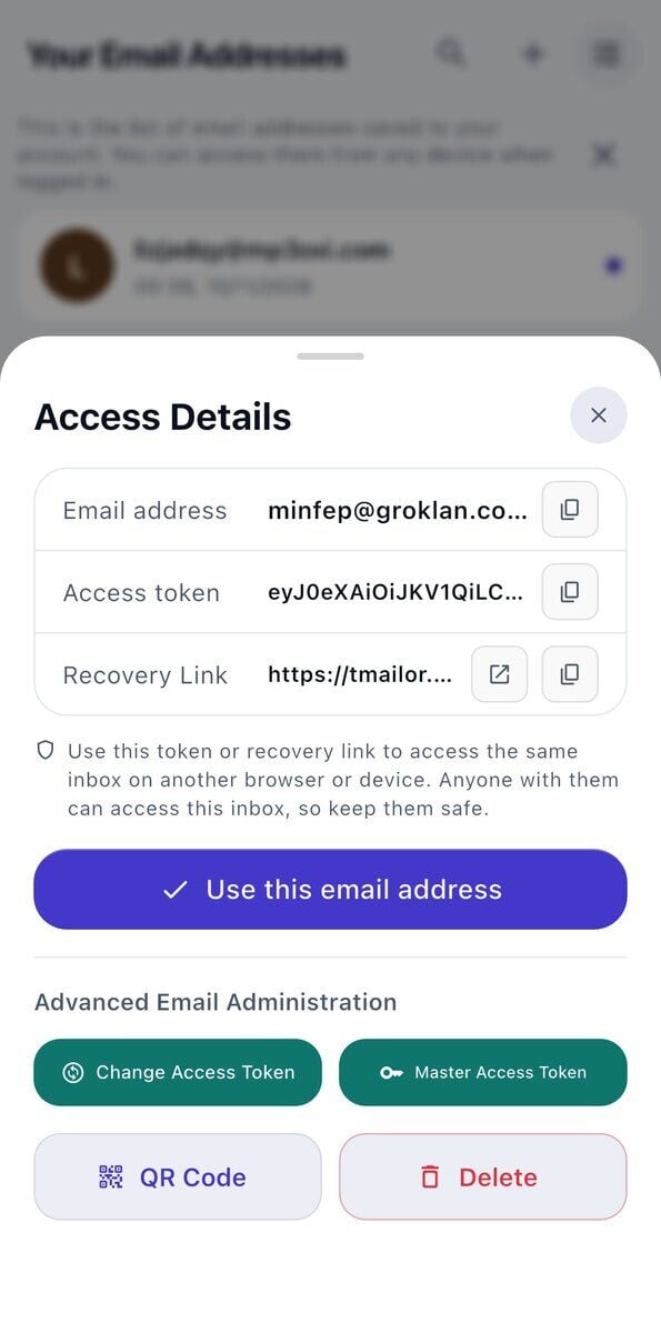 برگه جزئیات دسترسی در iOS که آدرس ایمیل توکن دسترسی لینک بازیابی یادداشتی برای نگهداری امن آنها و دکمه استفاده از این آدرس ایمیل را نشان میدهد