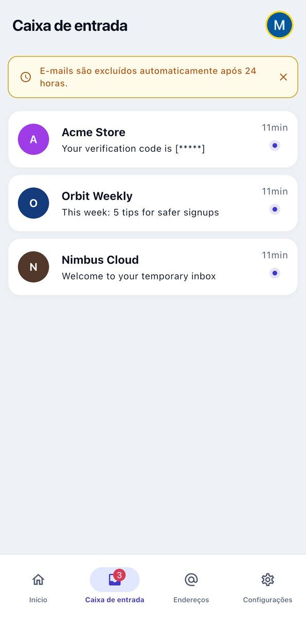 A caixa de entrada do Tmailor para iOS com três mensagens recém-chegadas sob uma faixa amarela com o aviso Os e-mails são excluídos automaticamente após 24 horas e um selo de não lidas na aba Caixa de entrada