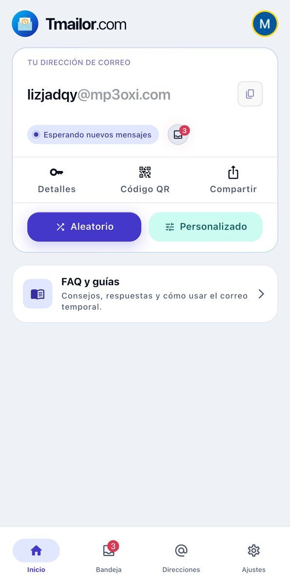 Pestaña de inicio de Tmailor para iOS con la dirección temporal actual y un botón de copiar el estado Esperando nuevos mensajes los accesos Detalles Código QR y Compartir y la barra de navegación inferior
